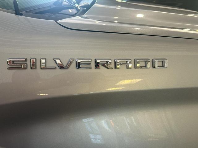 Photo of 2022 Silver Ice Metallic Chevrolet Silverado 1500