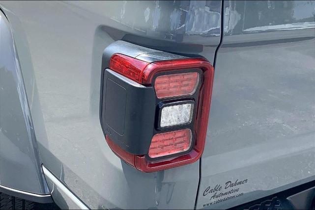 Photo of 2022 Sting Gray Clearcoat Jeep Gladiator