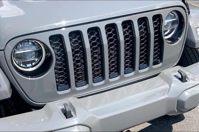 Photo of 2022 Sting Gray Clearcoat Jeep Gladiator