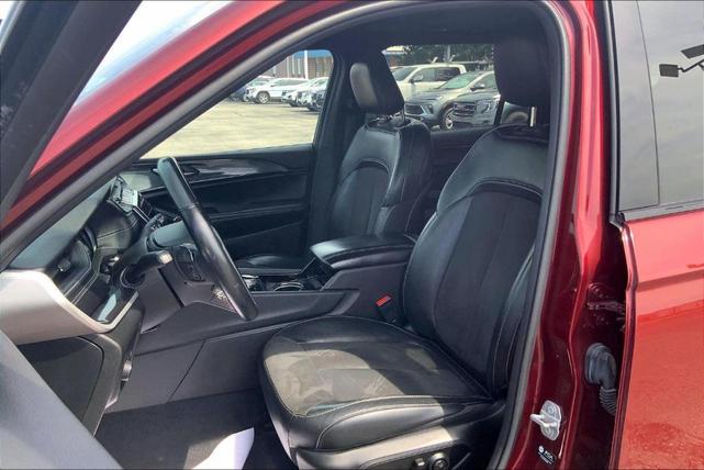 Photo of 2021 Velvet Red Pearlcoat Jeep Grand Cherokee L