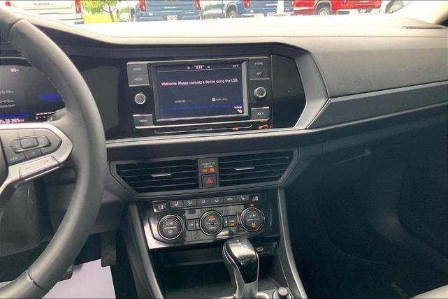 Photo of 2024 Kings Red Volkswagen Jetta