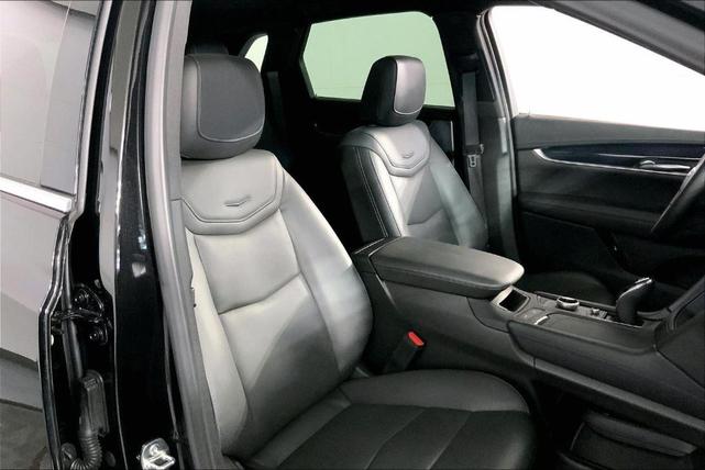 Photo of 2025 Stellar Black Metallic Cadillac XT5