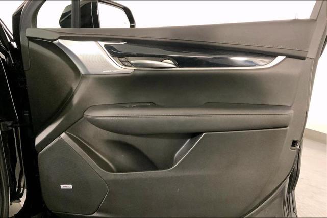 Photo of 2025 Stellar Black Metallic Cadillac XT5
