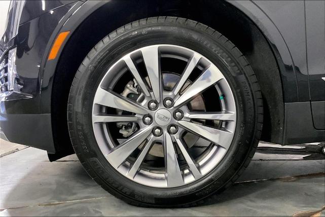 Photo of 2025 Stellar Black Metallic Cadillac XT5