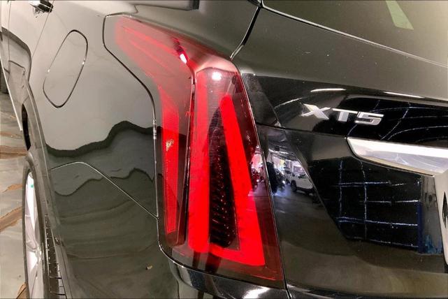 Photo of 2025 Stellar Black Metallic Cadillac XT5