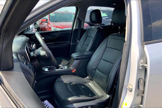 Photo of 2020 Silver Ice Metallic Chevrolet Equinox