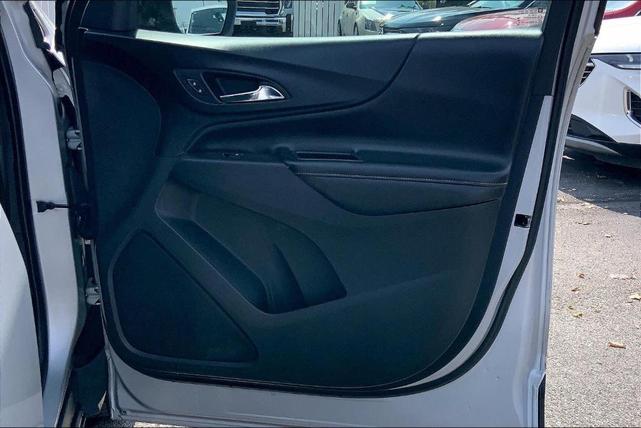 Photo of 2020 Silver Ice Metallic Chevrolet Equinox