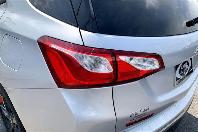 Photo of 2020 Silver Ice Metallic Chevrolet Equinox