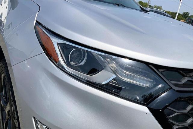 Photo of 2020 Silver Ice Metallic Chevrolet Equinox