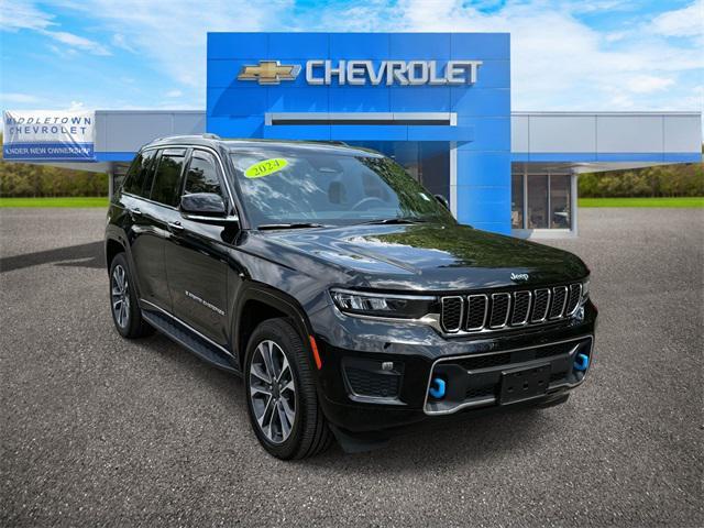 Photo of 2024 Diamond Black Crystal Pearlcoat Jeep Grand Cherokee 4xe