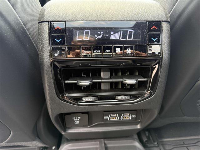 Photo of 2024 Diamond Black Crystal Pearlcoat Jeep Grand Cherokee 4xe