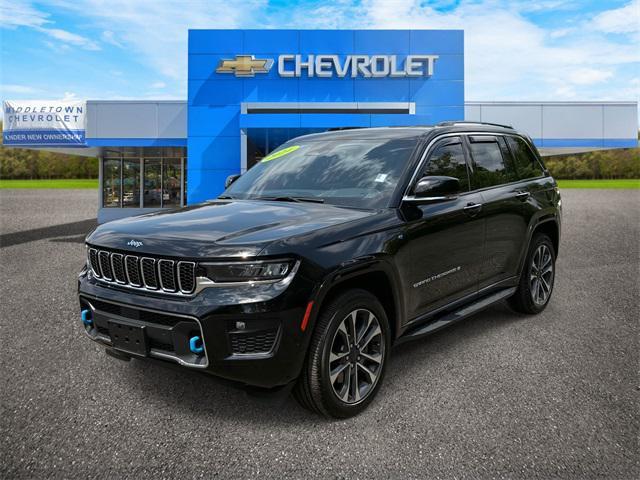 Photo of 2024 Diamond Black Crystal Pearlcoat Jeep Grand Cherokee 4xe