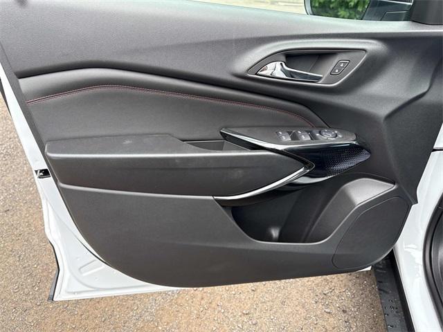 Photo of 2025 Summit White Chevrolet Trax
