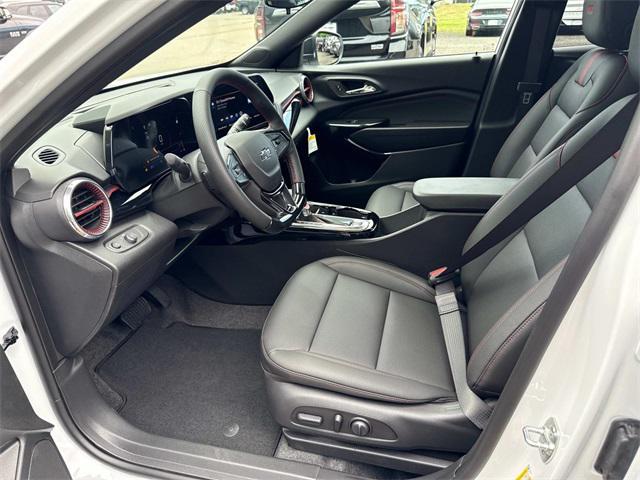 Photo of 2025 Summit White Chevrolet Trax