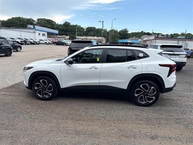 Photo of 2025 Summit White Chevrolet Trax
