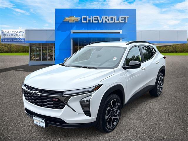 Photo of 2025 Summit White Chevrolet Trax