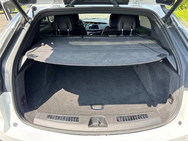 Photo of 2020 Crystal White Tricoat Cadillac XT4