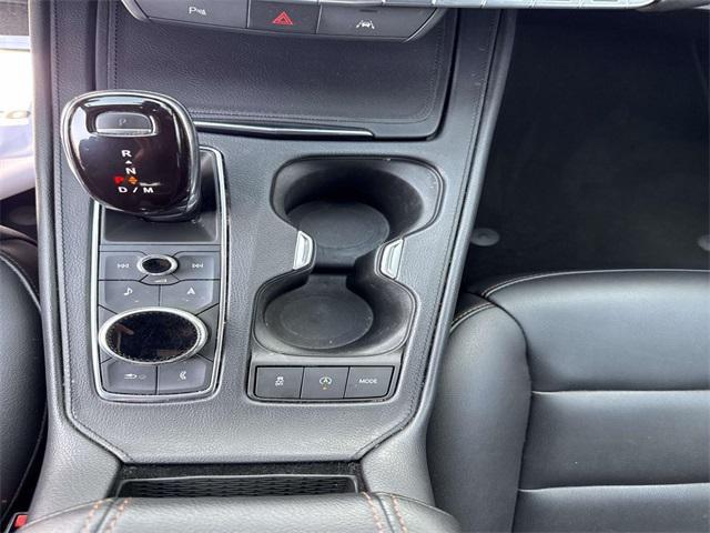 Photo of 2020 Crystal White Tricoat Cadillac XT4