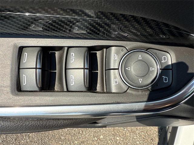 Photo of 2020 Crystal White Tricoat Cadillac XT4