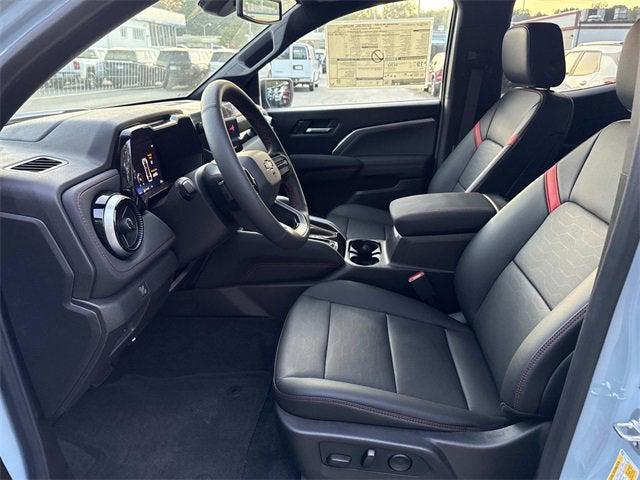 Photo of 2025 Snowdrift Metallic Chevrolet Colorado