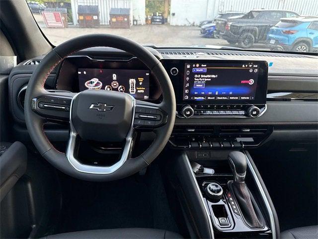 Photo of 2025 Snowdrift Metallic Chevrolet Colorado