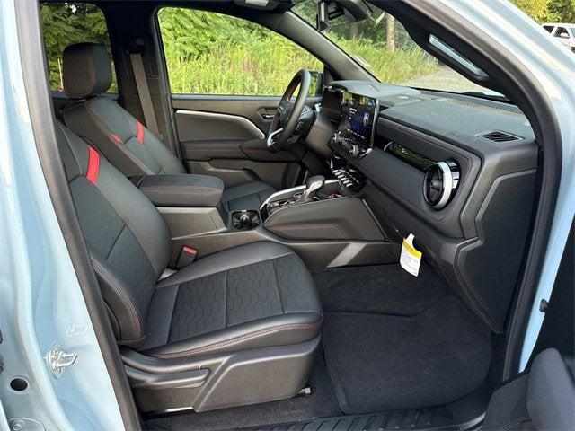 Photo of 2025 Snowdrift Metallic Chevrolet Colorado
