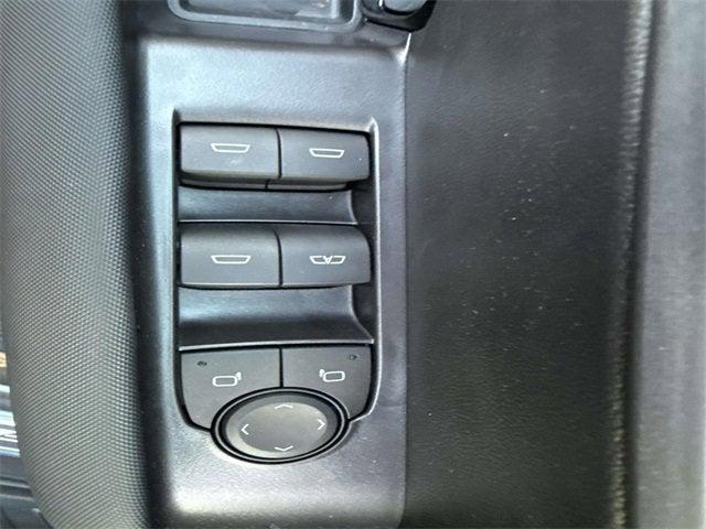 Photo of 2025 Snowdrift Metallic Chevrolet Colorado