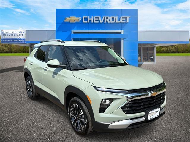 Photo of 2025 Cacti Green Chevrolet Trailblazer