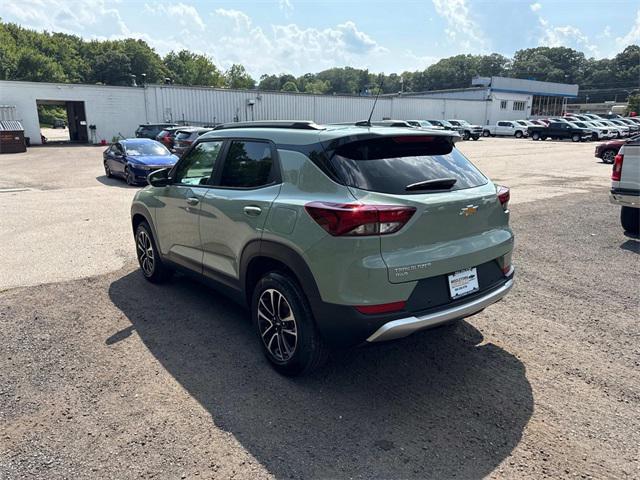 Photo of 2025 Cacti Green Chevrolet Trailblazer