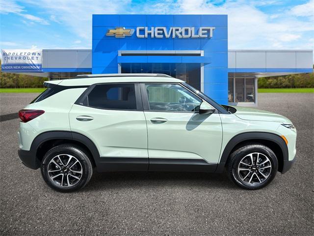 Photo of 2025 Cacti Green Chevrolet Trailblazer