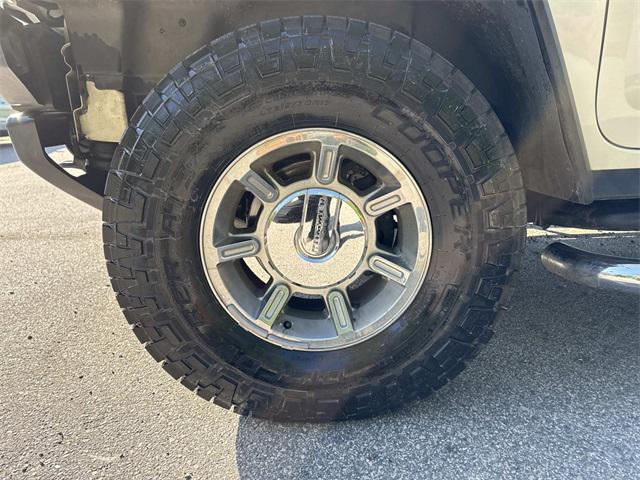 Photo of 2007 Birch White Hummer H2