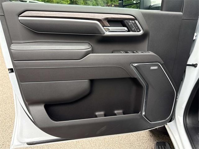 Photo of 2025 Summit White Chevrolet Silverado 2500