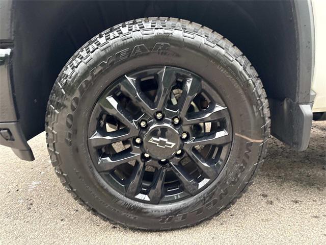 Photo of 2025 Summit White Chevrolet Silverado 2500
