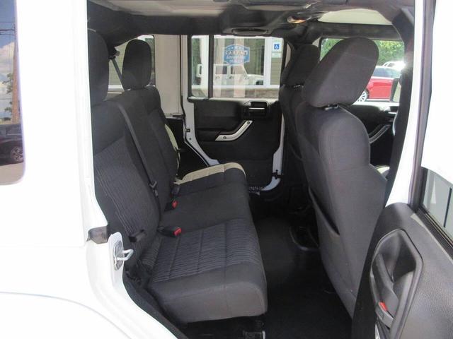 Photo of 2012 Bright White Clearcoat Jeep Wrangler Unlimited