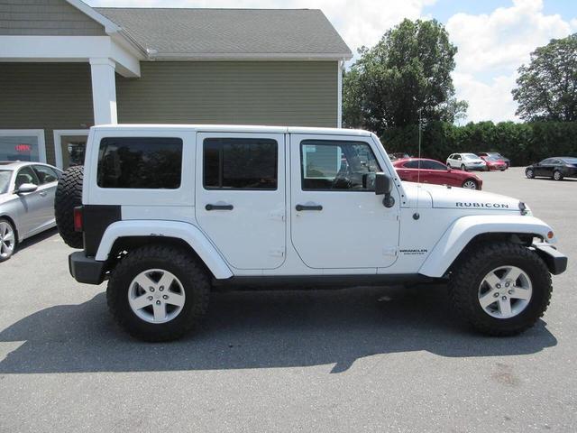 Photo of 2012 Bright White Clearcoat Jeep Wrangler Unlimited
