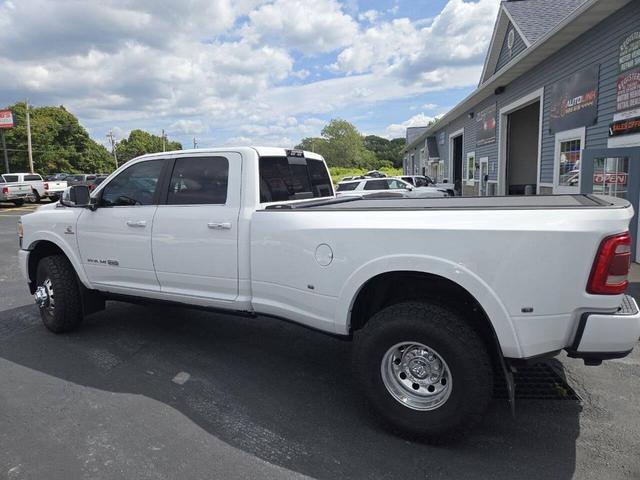 Photo of 2019 White RAM 3500