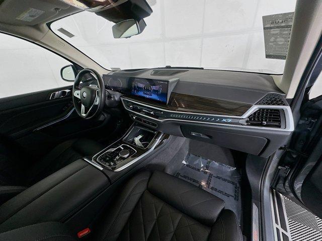 Photo of 2024 Skyscraper Gray Metallic BMW X7