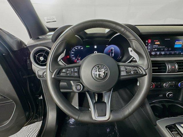 Photo of 2024 Vulcano Black Metallic Alfa Romeo Stelvio