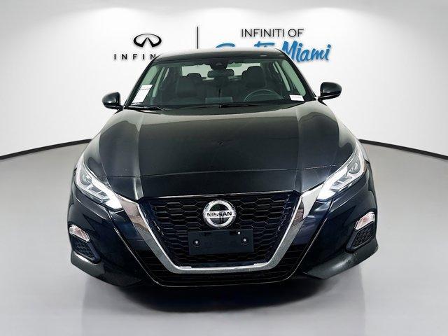 Photo of 2022 Black Nissan Altima