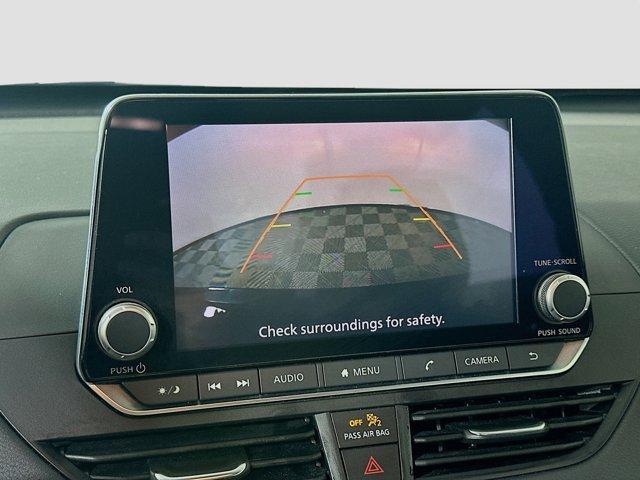 Photo of 2022 Black Nissan Altima
