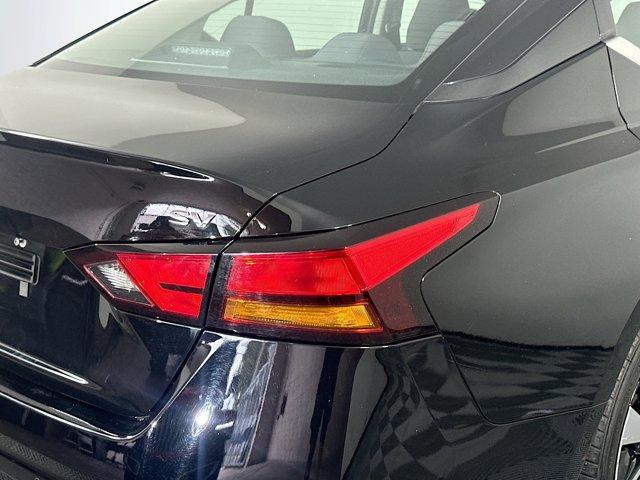 Photo of 2022 Black Nissan Altima