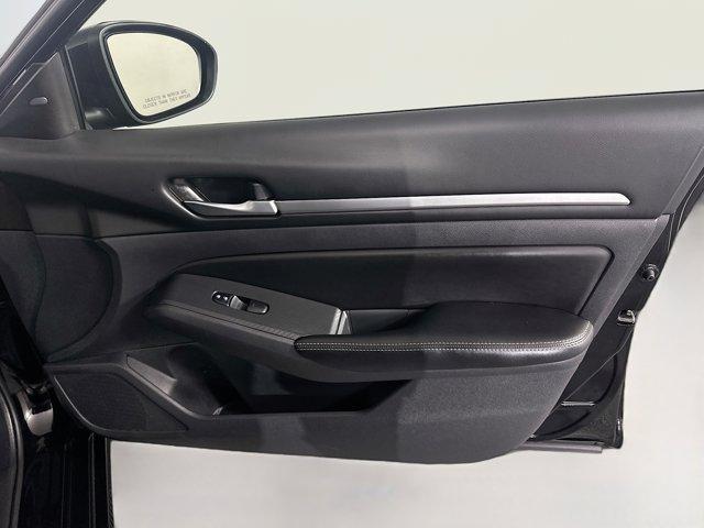 Photo of 2022 Black Nissan Altima
