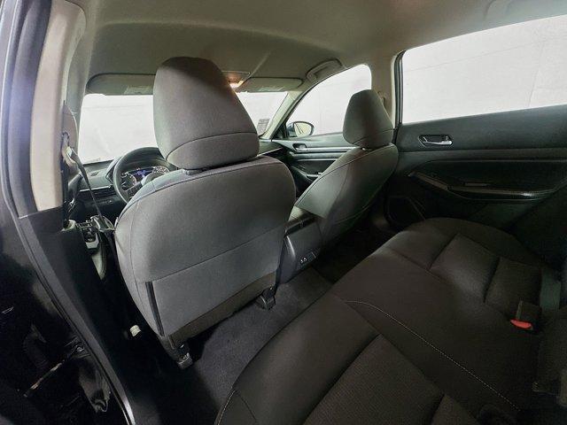 Photo of 2022 Black Nissan Altima