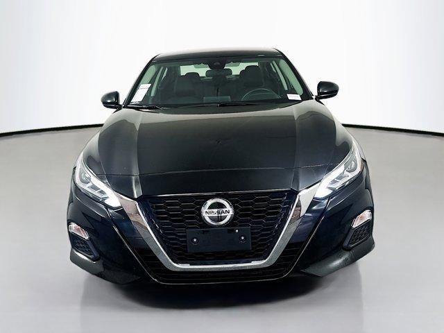 Photo of 2022 Black Nissan Altima