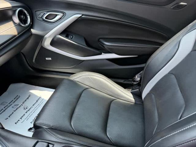 Photo of 2017 Silver Ice Metallic Chevrolet Camaro