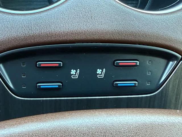 Photo of 2021 Titanium Glow Toyota Venza