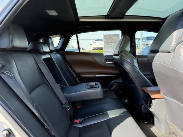 Photo of 2021 Titanium Glow Toyota Venza