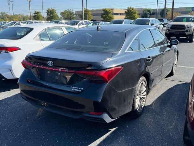 Photo of 2020 Midnight Black Metallic Toyota Avalon Hybrid
