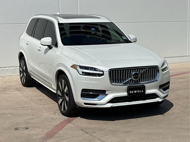 Photo of 2023 Crystal White Metallic Volvo XC90 Recharge Plug-In Hybrid