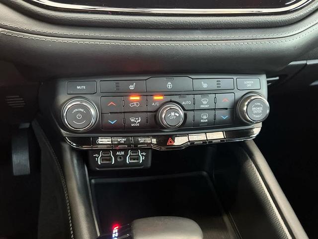 Photo of 2021 White Knuckle Clearcoat Dodge Durango